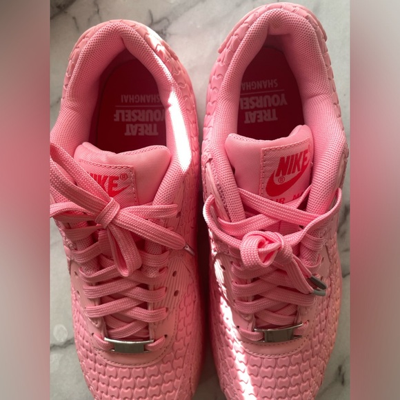 Nike Pink Women's Sneakers. Brand New, Never worn! - Picture 3 of 7